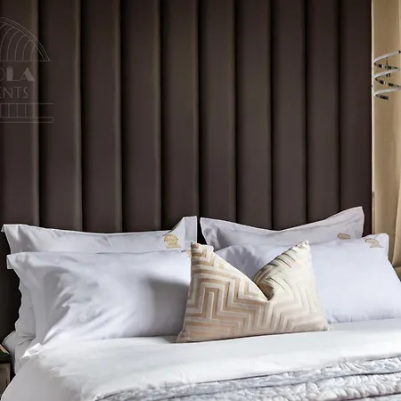 Fragola Kleparz Modern Family