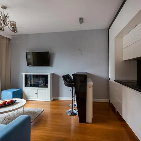 Fragola Kleparz Modern, Family Cracovia