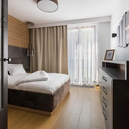 Fragola Kleparz Modern Family